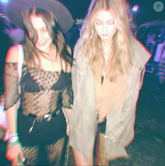 Bella et Gigi Hadid au festival de Coachella. Photo publiée le 25 avril 2015.