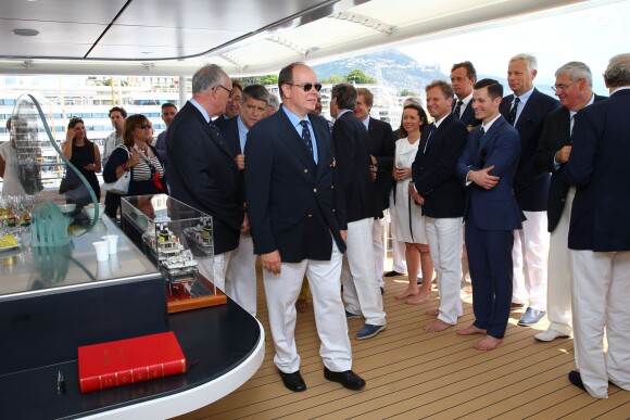 Le prince Albert II de Monaco lors de l'inauguration du yacht "Yersin" à Monaco le 20 juin 2015.