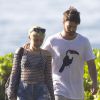 Exclusif - Prix spécial - No Web - Miley Cyrus et son petit ami Patrick Schwarzenegger en vacances sur la plage de Maui à Hawaï le 21 janvier 2015