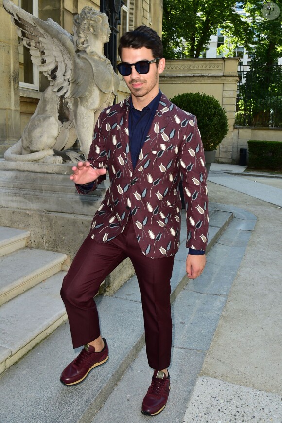 Joe Jonas lors du défilé Valentino (collection homme printemps-été 2016) à l'hôtel Salomon de Rothschild. Paris, le 24 juin 2015.