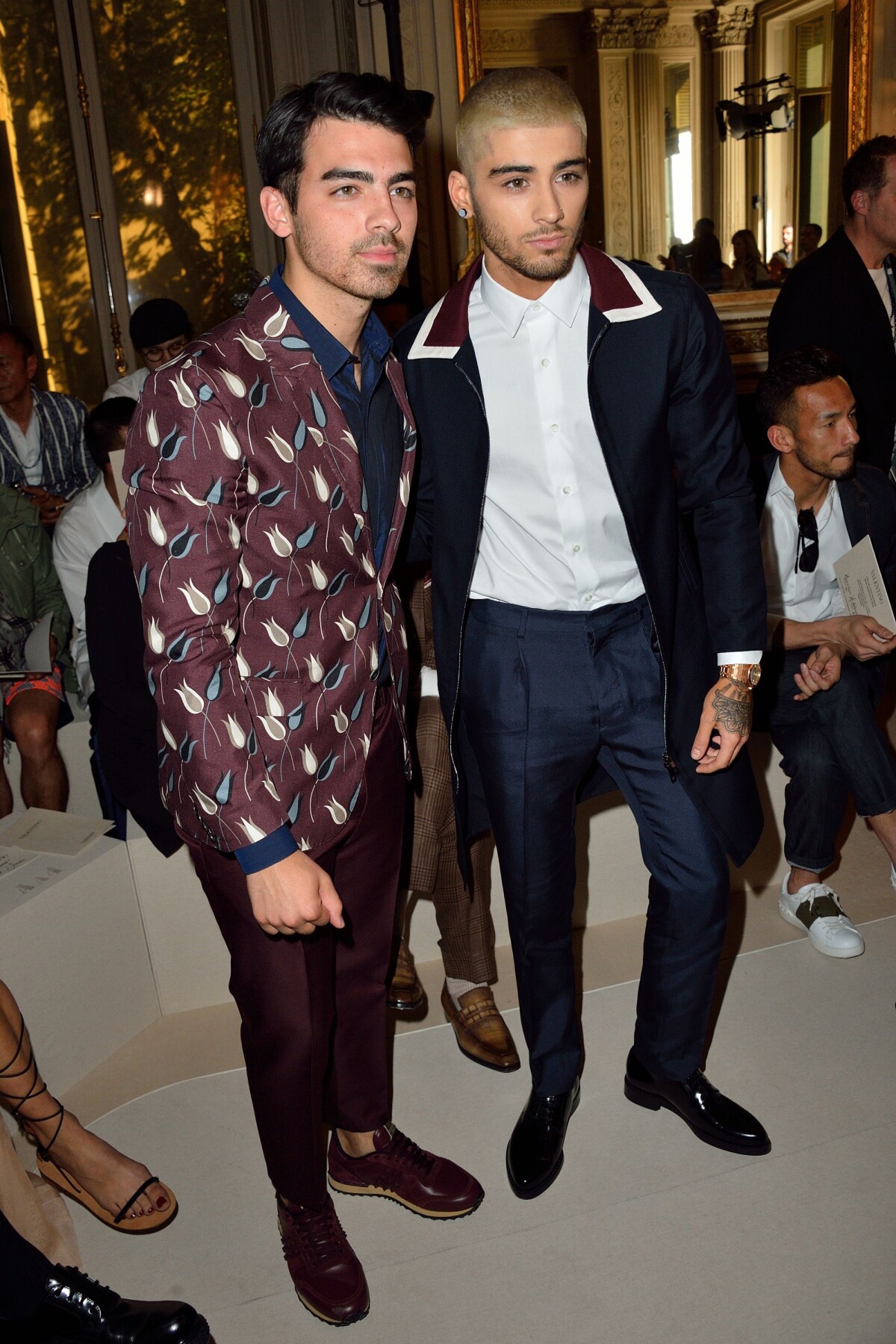 Vidéo Joe Jonas Et Zayn Malik Lors Du Défilé Valentino Collection Homme Printemps été 2016 à