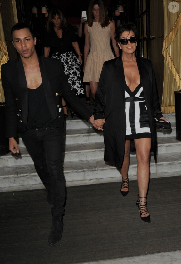 Kris Jenner est allée dîner au restaurant Costes à Paris, avec le styliste de la maison Balmain, Olivier Rousteing. Le 11 juin 2015.