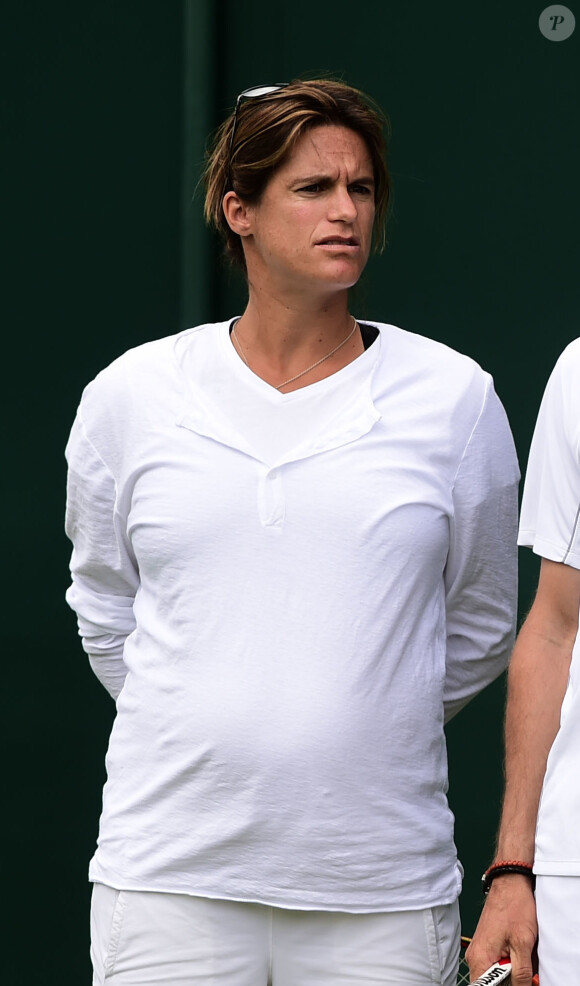 Amélie Mauresmo lors d'un entraînement au All England Lawn Tennis and Croquet Club de Wimbledon à Londres, le 27 juin 2015