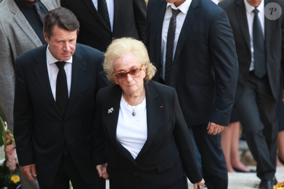 Christian Estrosi et Bernadette Chirac lors des obsèques de Charles Pasqua en la cathédrale Notre-Dame du Puy à Grasse, le 7 juillet 2015