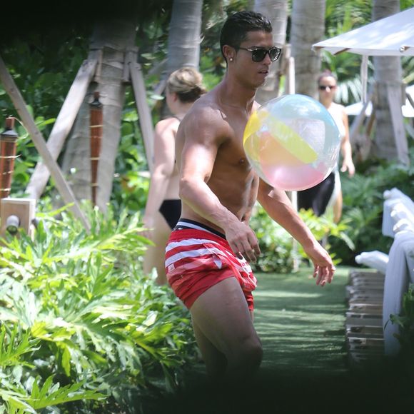 Cristiano Ronaldo et son fils Cristiano Jr en vacances à Miami le 24 juin 2015