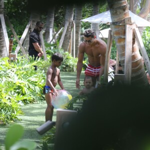 Cristiano Ronaldo et son fils Cristiano Jr en vacances à Miami le 24 juin 2015