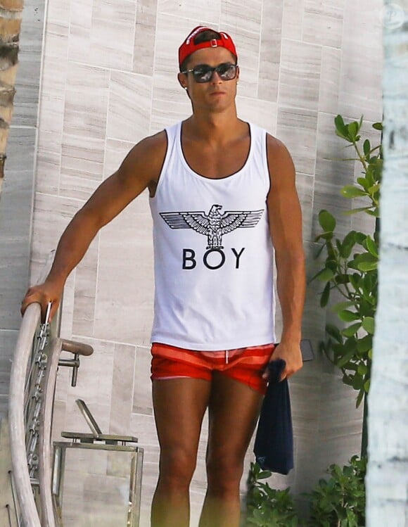 Cristiano Ronaldo, façon beau gosse, en vacances à Miami le 24 juin 2015