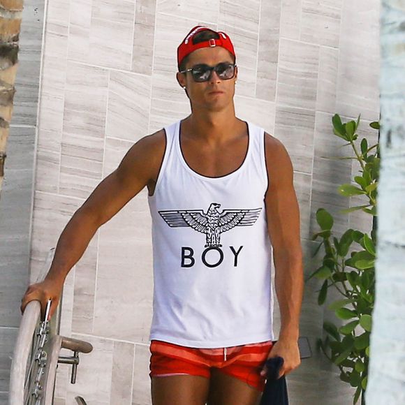 Cristiano Ronaldo, façon beau gosse, en vacances à Miami le 24 juin 2015