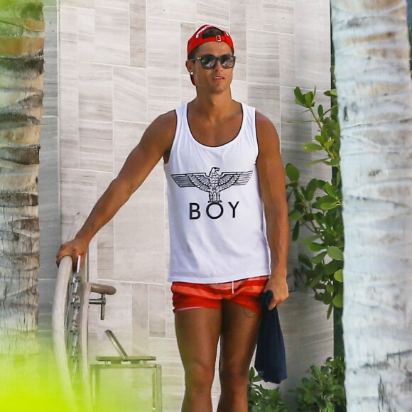 Cristiano Ronaldo et son fils Cristiano Jr en vacances à Miami le 24 juin 2015