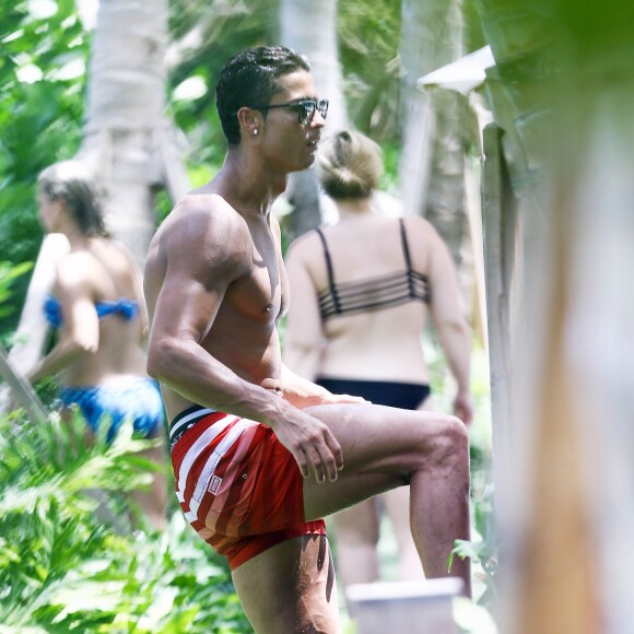 Cristiano Ronaldo et son fils Cristiano Jr en vacances à Miami le 24 juin 2015