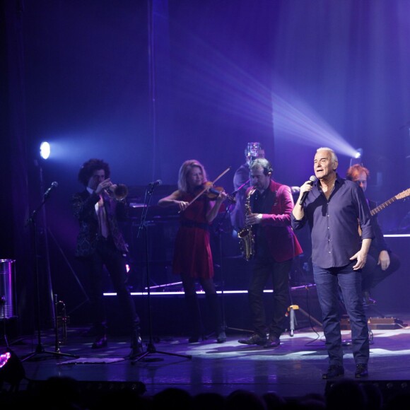 Michel Fugain et Pluribus aux Folies Bergère le 7 mars 2015 à Paris.