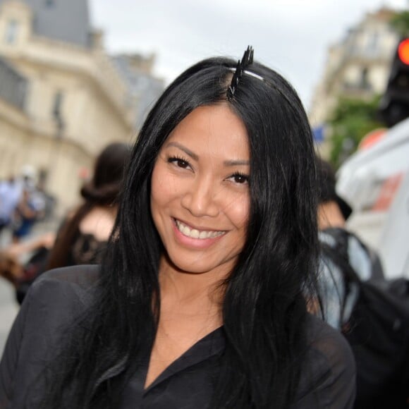 Anggun arrive au 325, rue Saint Martin (dans le 3e arrondissement) pour assister au défilé Jean Paul Gaultier (collection haute couture automne-hiver 2015/2016). Paris, le 8 juillet 2015.