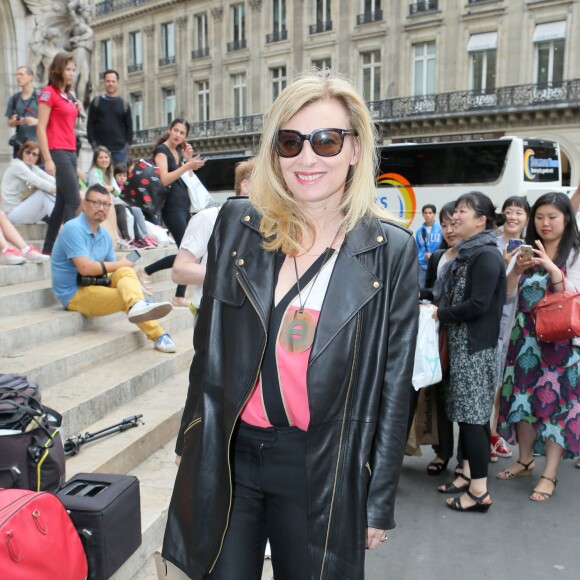 Valérie Trierweiler arrive au Palais Garnier pour assister à la présentation d'Alexis Mabille (collection haute couture automne-hiver 2015-2016). Paris, le 8 juillet 2015.