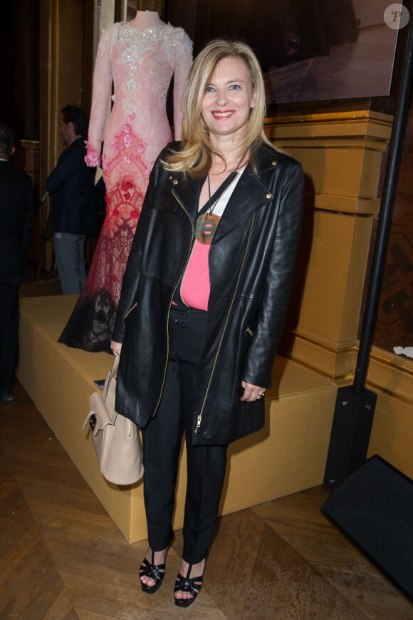 Valérie Trierweiler assiste à la présentation d'Alexis Mabille (collection haute couture automne-hiver 2015-2016) au Palais Garnier. Paris, le 8 juillet 2015.