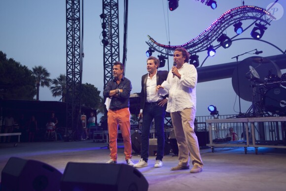 Alexandre Carre, Jérôme Anthony, Fabrice Ravaux (Président de Enfant Star & Match) participe au concert de l'association Enfant Star et Match, qui fête ses 10 ans, à Antibes, le 8 juillet 2015.