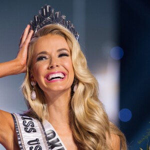 Olivia Jordan (26 ans), Miss Oklahoma, remporte la couronne de Miss USA 2015 à Baton Rouge en Louisiane, le 12 juillet 2015.