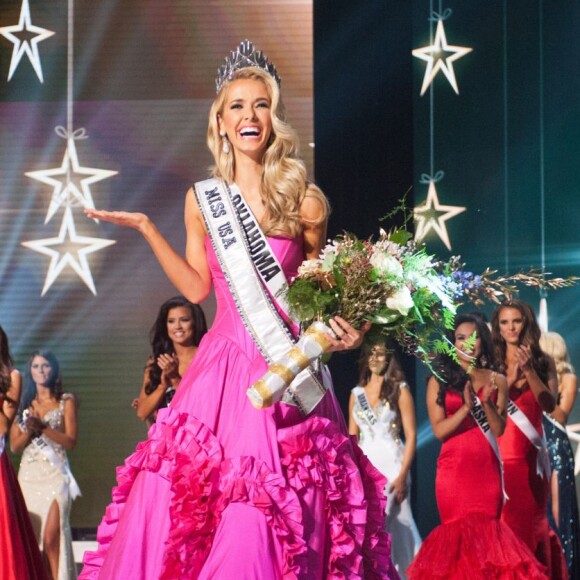 Olivia Jordan (26 ans), Miss Oklahoma, remporte la couronne de Miss USA 2015 à Baton Rouge en Louisiane, le 12 juillet 2015.