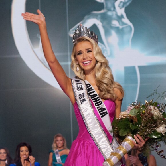 Olivia Jordan (26 ans), Miss Oklahoma, remporte la couronne de Miss USA 2015 à Baton Rouge en Louisiane, le 12 juillet 2015.