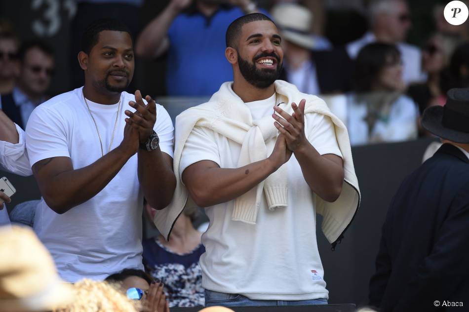 Drake et son bras droit Chubbs assistent à la finale féminine de Wimbledon entre Serena Williams et Gardine Muguruza. Londres, le 11 juillet 2015.