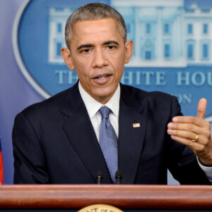 Drake, président des États-Unis en plein discours façon Barack Obama dans le clip de la chanson "Energy".