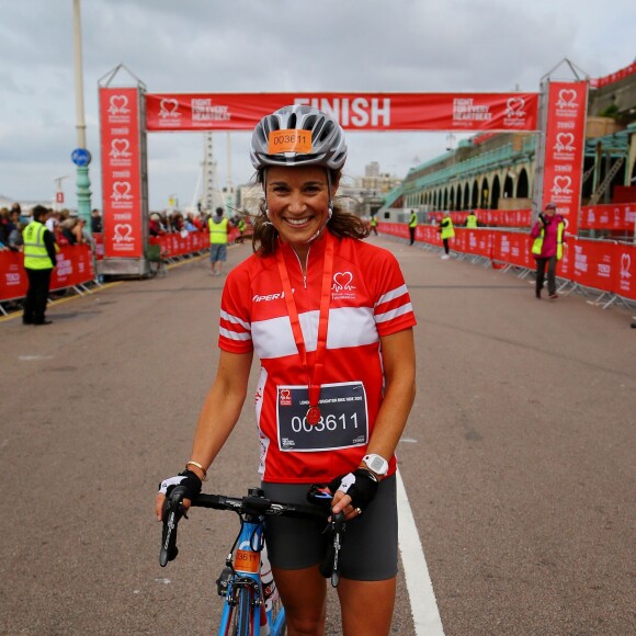 Pippa Middleton le 21 juin 2015 lors d'une course cycliste caritative entre Londres et Brighton qu'elle disputait au profit de la British Heart Foundation