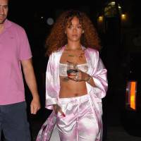 Rihanna : En studio comme à la maison, en pyjama et lingerie