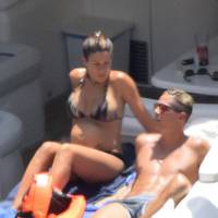 Fernando Torres et son épouse Olalla, enceinte : Farniente en famille à Ibiza !