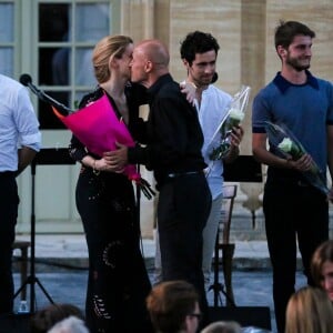 Julie Gayet a présenté le scénario de "Madame Wilde" lors d'une lecture musicale dans la cour du Musée Calvet à Avignon, le 18 juillet 2015, produite par France Culture. A la fin de la lecture, elle a reçu un bouquet de fleurs de la part d'Olivier Poivre d'Arvor (malgré qu'il ait été renvoyé de son poste de directeur de France Culture par le PDG de Radio France, Mathieu Gallet, également présent à la lecture).