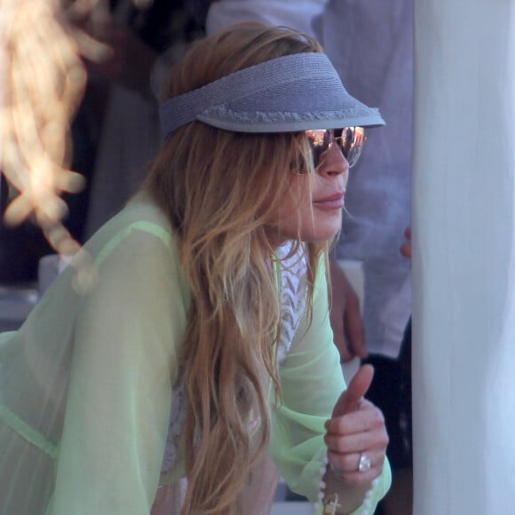 L'actrice Lindsay Lohan passe ses vacances à Mykonos en Grèce le 20 juillet 2015.  