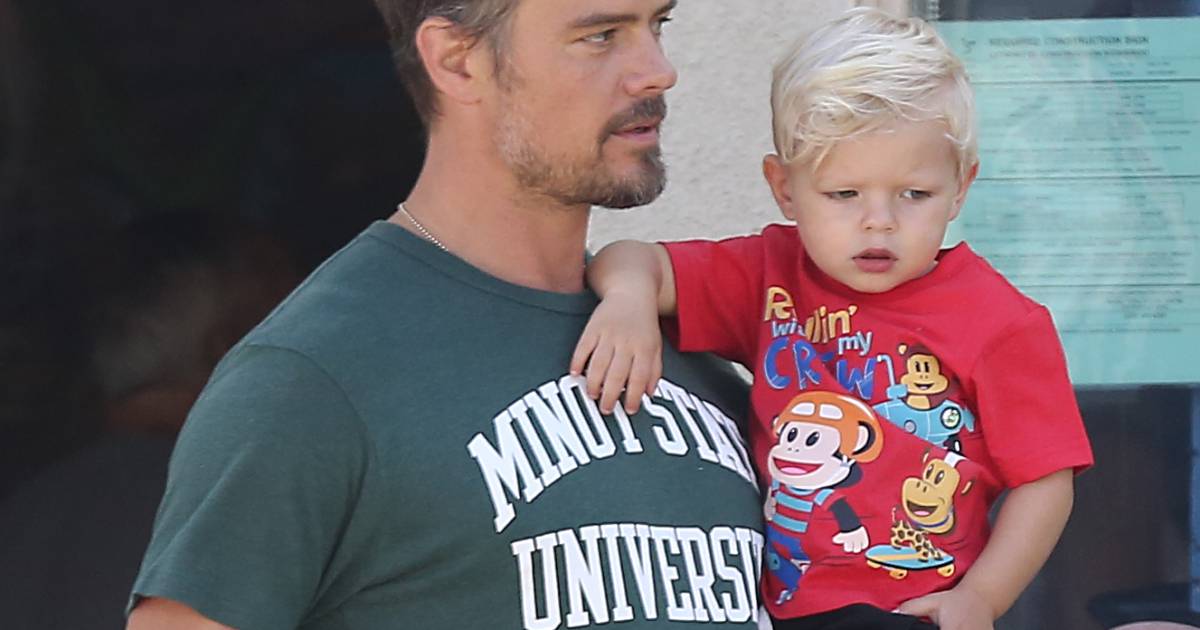 Exclusif Prix spécial Josh Duhamel part en vélo avec son fils Axl