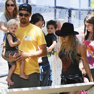 La chanteuse Fergie en famille avec son mari Josh Duhamel et leur fils Axl à Brentwood le 19 juin 2015  