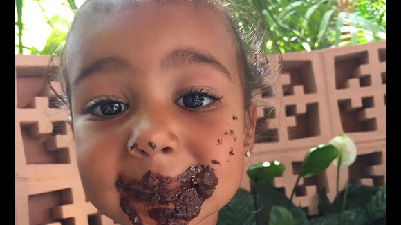 North West et Axl, fils de Fergie : Concours de gourmandise trop cute !