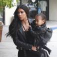  Kim Kardashian et sa fille North West - Kim Kardashian et sa soeur Kourtney emm&egrave;nent leurs filles North West et Penelope au cours de danse &agrave; Tarzana le 21 mai 2015.  