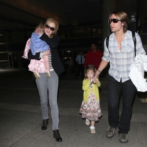 Nicole Kidman avec son mari et ses deux filles à Los Angeles le 22 juin 2012.