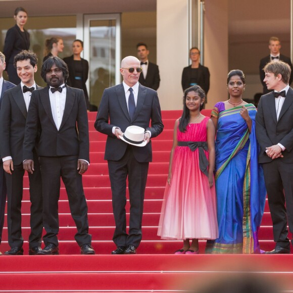 Guests, Jesuthasan Antonythasan, Jacques Audiard, Claudine Vinasithamby, Kalieaswari Srinivasan, Vincent Rottiers, Marc Zinga - Montée des marches du film "Dheepan" lors du 68e Festival International du Film de Cannes, à Cannes le 21 mai 2015. 