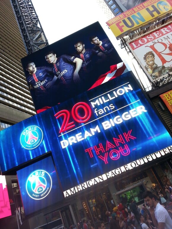 Times Square aux couleurs du PSG à New York le 22 juillet 2015