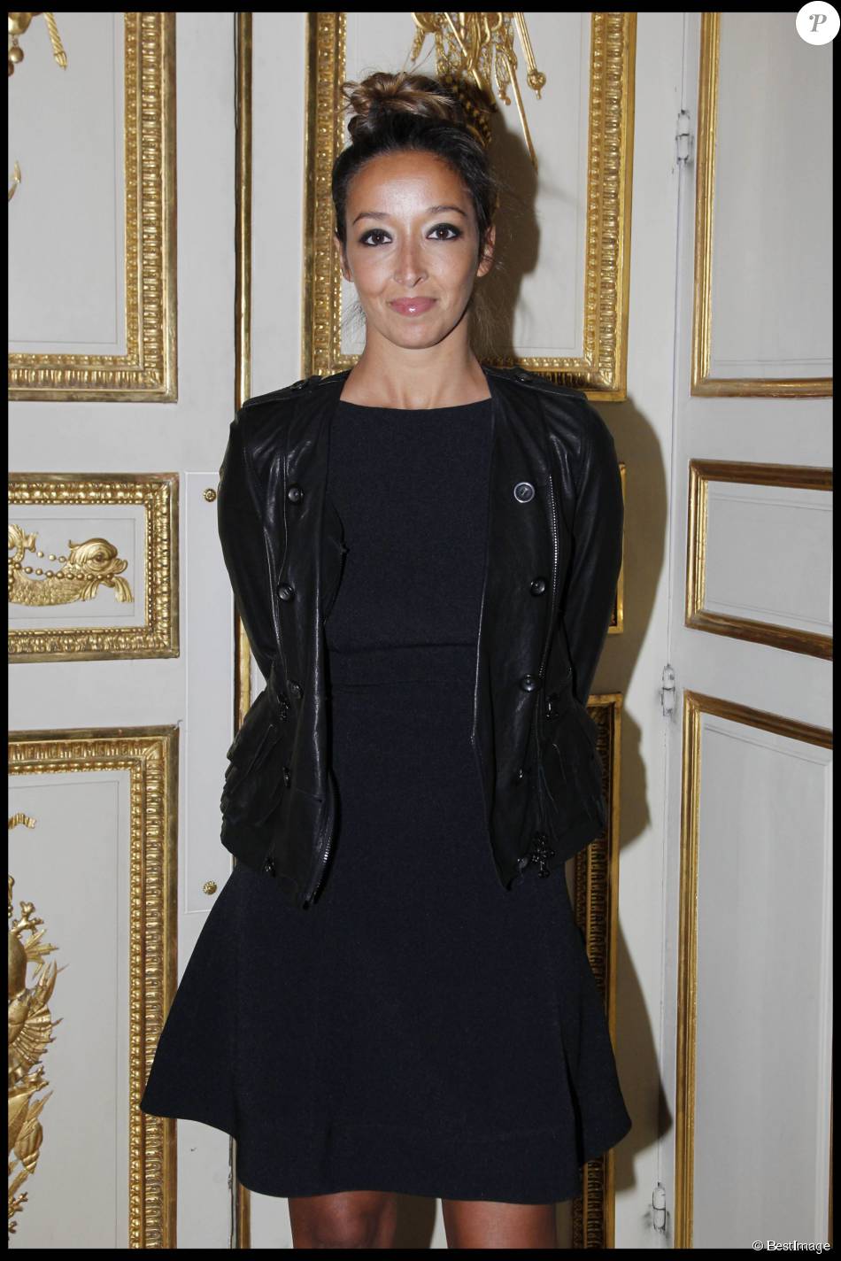 Saphia Azzeddine à Paris, en janvier 2012. Purepeople