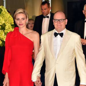 Le prince Albert II de Monaco et la princesse Charlène de Monaco - 67e Gala de la Croix-Rouge Monégasque (Bal de la Croix-Rouge) à Monaco, le 25 juillet 2015