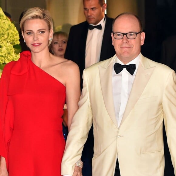 Le prince Albert II de Monaco et la princesse Charlène de Monaco - 67e Gala de la Croix-Rouge Monégasque (Bal de la Croix-Rouge) à Monaco, le 25 juillet 2015