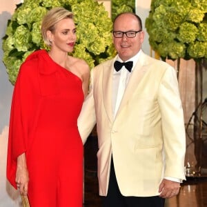 Le prince Albert II de Monaco et la princesse Charlène de Monaco - 67e Gala de la Croix-Rouge Monégasque (Bal de la Croix-Rouge) à Monaco, le 25 juillet 2015