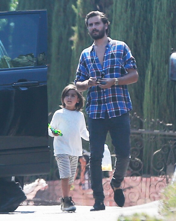 Exclusif - Scott Disick a passé quelques heures en famille avec ses enfants Mason et Penelope à Beverly Hills. Le 23 juillet 2015
