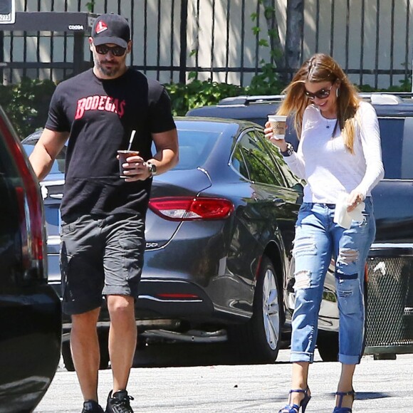 Exclusif - Sofia Vergara et Joe Manganiello achètent des beignets à Los Feliz Le 25 Juillet 2015
