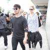 Joe Jonas et Gigi Hadid à l'aéroport LAX à Los Angeles, le 20 juillet 2015.