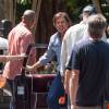 Tom Cruise sur le tournage du film "Mena" avec son assistante Emily Thomas le 29 juin 2015.