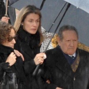 Letizia d'Espagne aux funérailles de sa soeur Erika en février 2007 à Madrid avec son époux Felipe, sa mère Paloma Rocasolano et son grand-père Francisco Rocasolano.