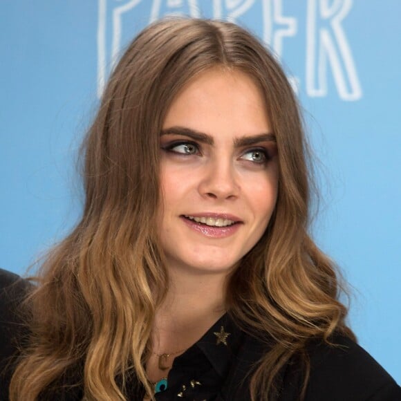 Cara Delevingne - Photocall pour La Face cachée de Margo à Londres à l'Hôtel Claridge le 18 juin 2015.