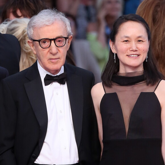 Woody Allen et sa femme Soon-Yi Previn - Montée des marches du film "Irrational Man" (L'homme irrationnel) lors du 68e Festival International du Film de Cannes, le 15 mai 2015.