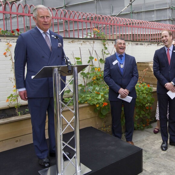 Le prince William participait le 9 juillet 2014 à Londres à un entraînement de plongée avec le British Sub-Aqua Club (BSAC), dont il a pris la présidence, succédant à son père le prince Charles. Sa passion pour la plongée, son épouse Kate, qui a obtenu la certification niveau 2, la partage.