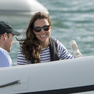 Kate Middleton, duchesse de Cambridge, à Auckland le 11 avril 2014 lors d'une course nautique dans le cadre de sa tournée officielle en Nouvelle-Zélande avec le prince William.