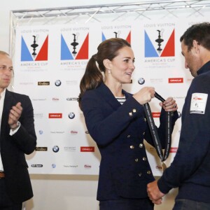 Kate Middleton et le prince William lors de la remise des prix de l'America's Cup World Series à Portsmouth le 26 juillet 2015